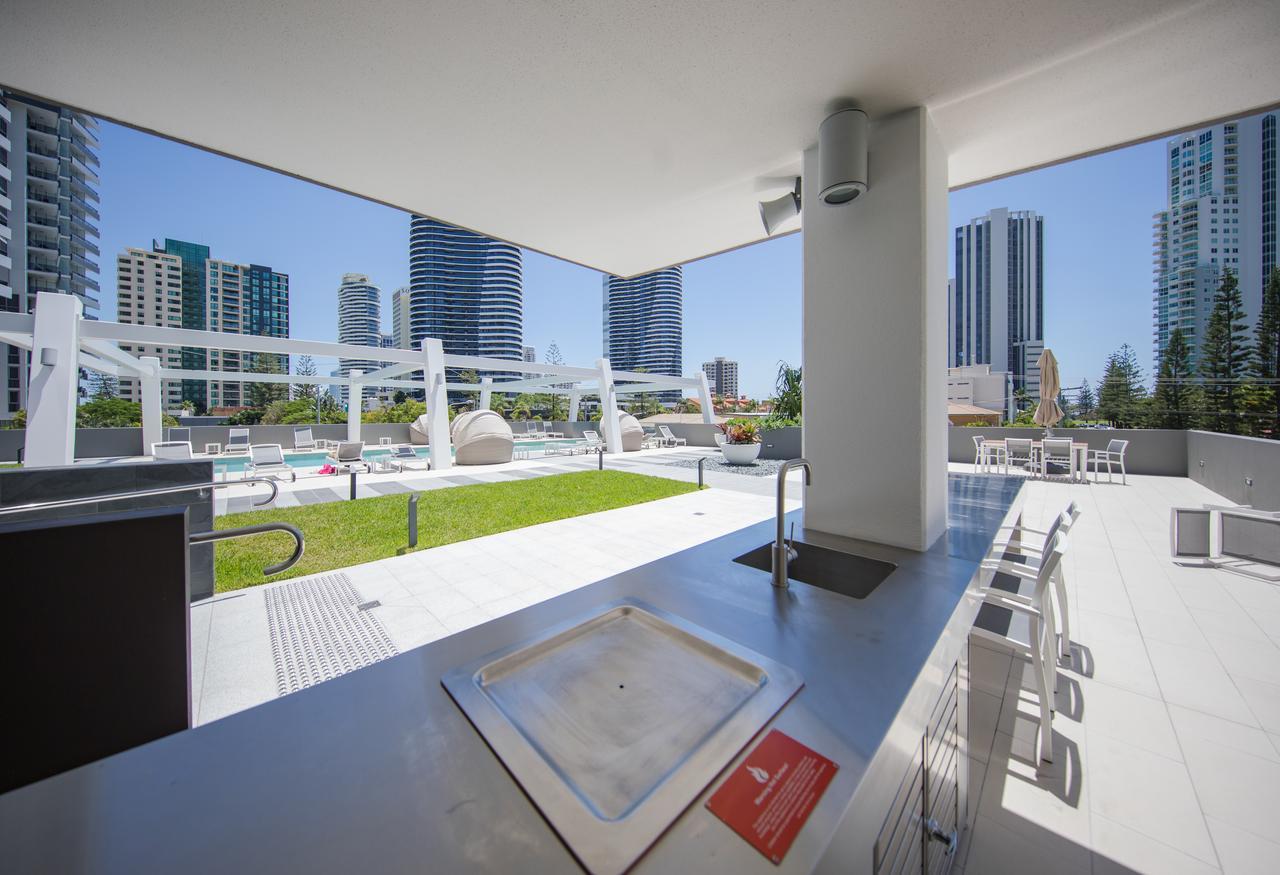 Dayday Premier Apartments At 2663 Gold Coast Hwy, Broadbeach 外观 照片